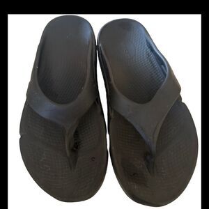 OOFOS Black Women’s Original Flip Flops Thong Slip On Women’s  Sandals Size 10